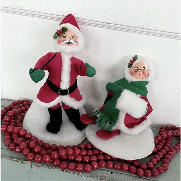 Vintage Annalee Doll Santa Mrs. Claus PAIR Red Christmas Pipe Muff 1991 - Picture 1 of 9